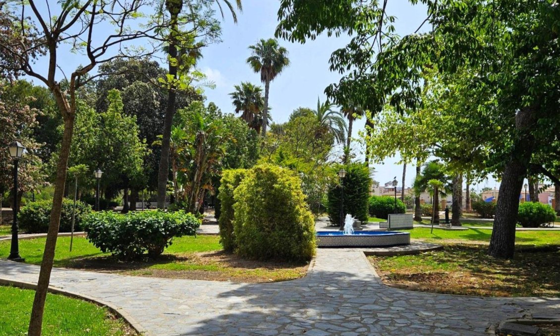 Segunda mano - Apartamento -
Torrevieja - PARQUE DE LAS NACIONES