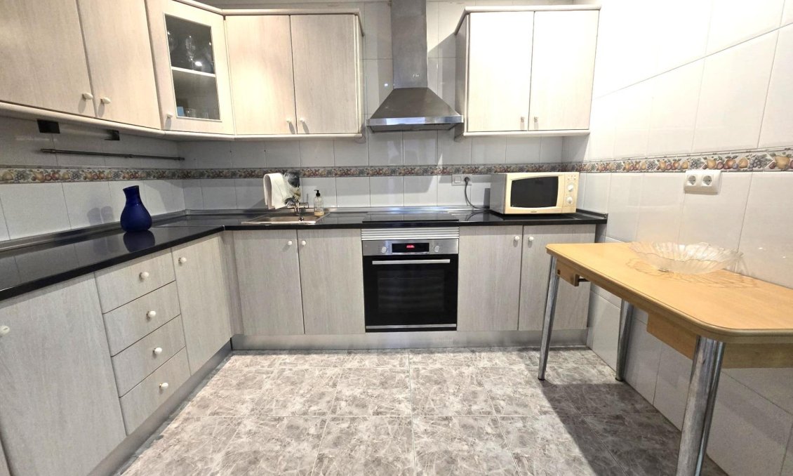 Segunda mano - Apartamento -
Torrevieja - Las Piscinas Naturales