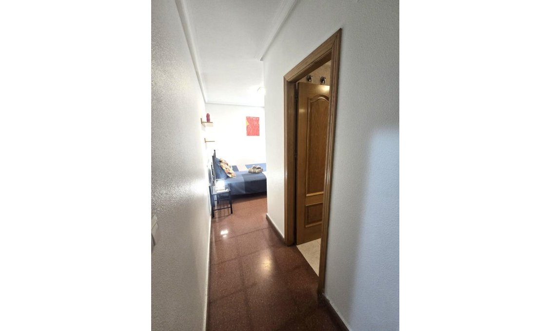 Segunda mano - Apartamento -
Torrevieja - Las Piscinas Naturales