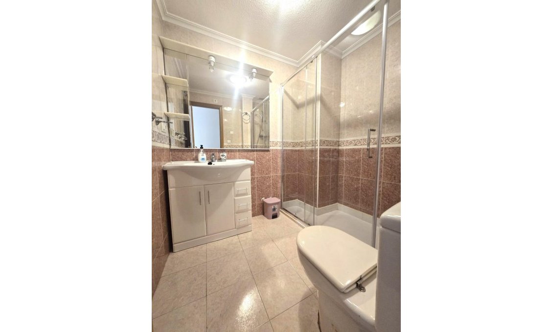 Segunda mano - Apartamento -
Torrevieja - Las Piscinas Naturales