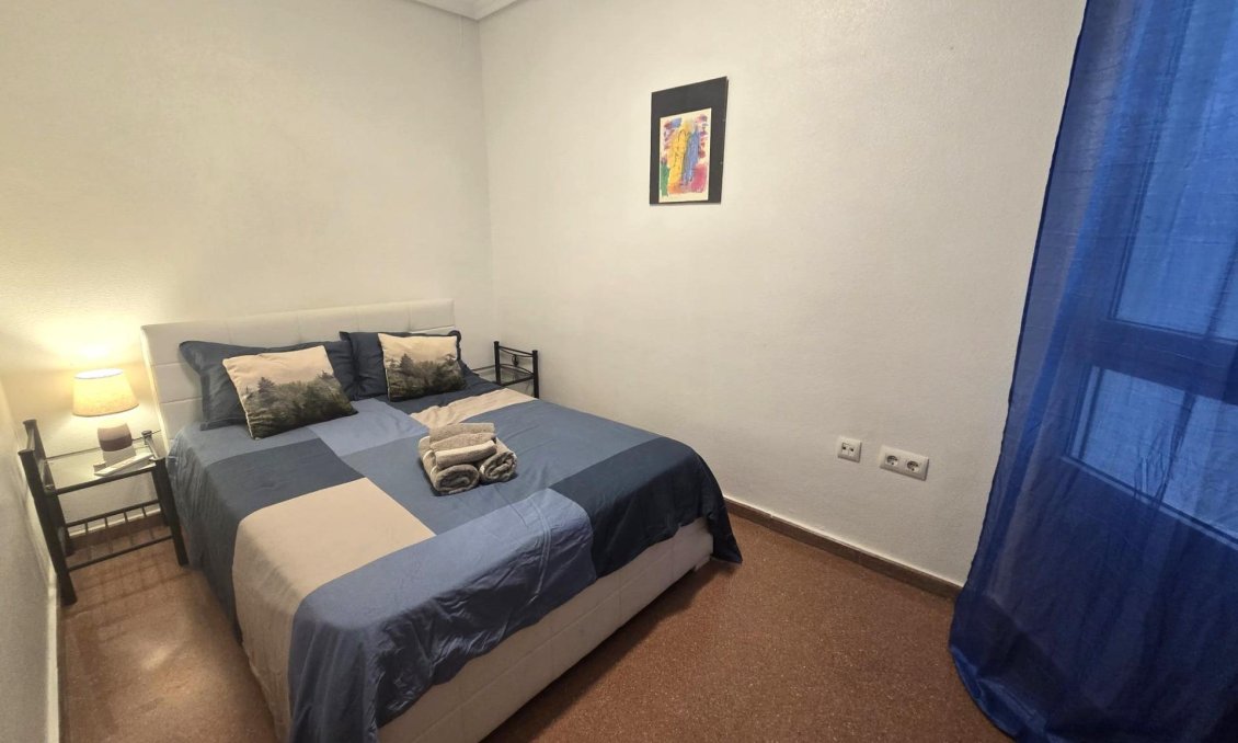 Segunda mano - Apartamento -
Torrevieja - Las Piscinas Naturales