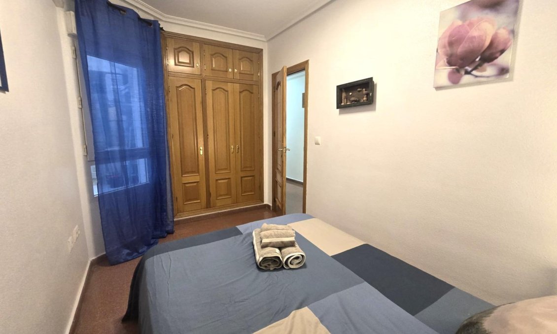 Segunda mano - Apartamento -
Torrevieja - Las Piscinas Naturales