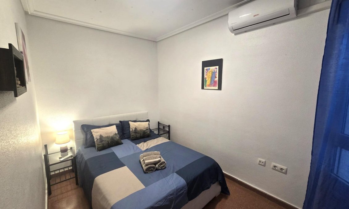Segunda mano - Apartamento -
Torrevieja - Las Piscinas Naturales