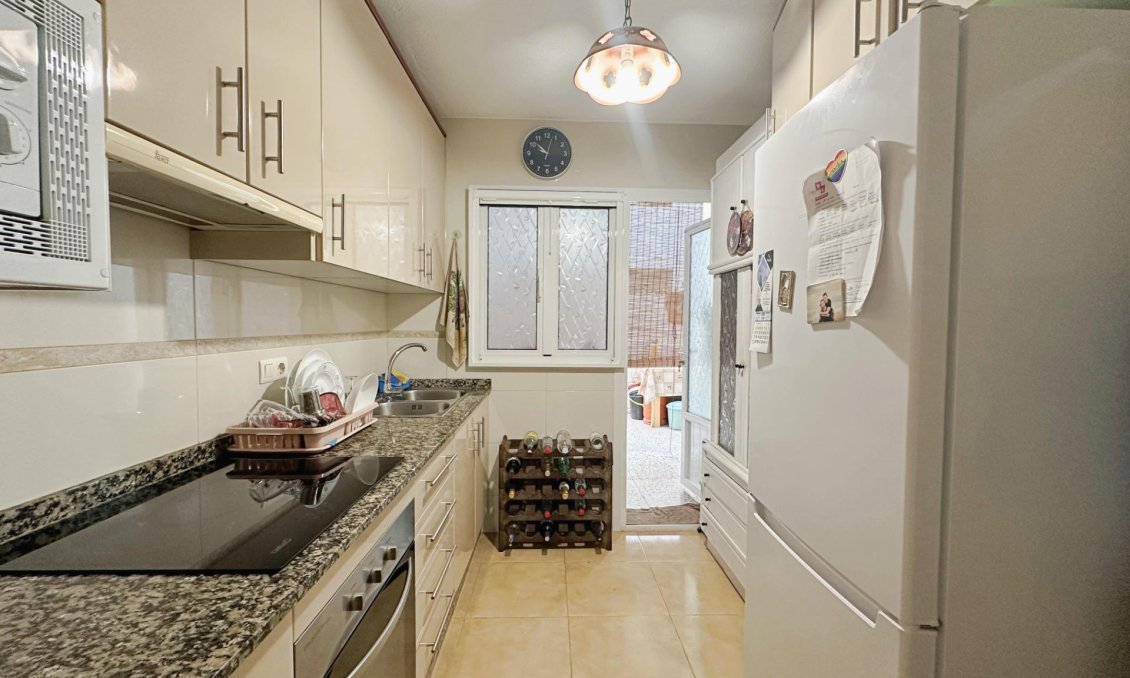 Segunda mano - Apartamento -
Torrevieja - Playa De Los Naufragos
