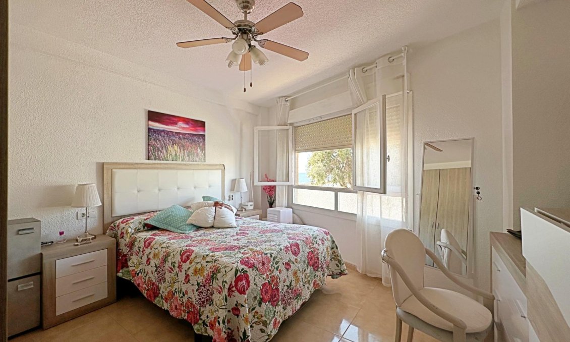 Segunda mano - Apartamento -
Torrevieja - Playa De Los Naufragos