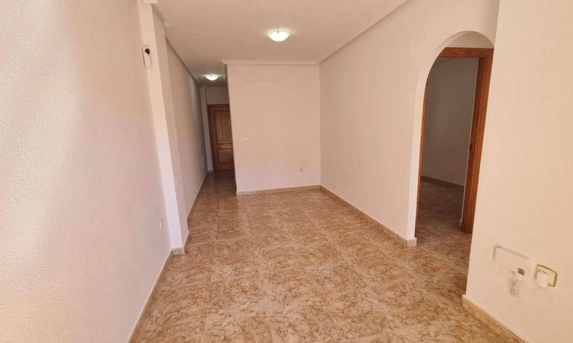 Segunda mano - Apartamento -
Torrevieja - Centro