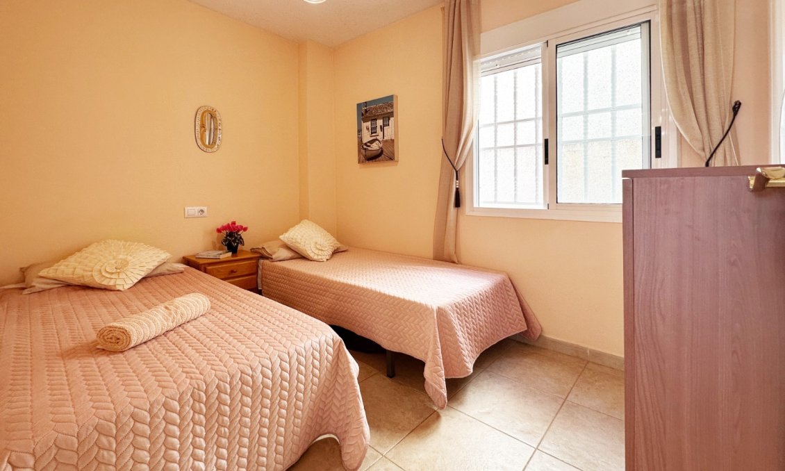 Segunda mano - Bungalow -
Torrevieja - Costa Blanca