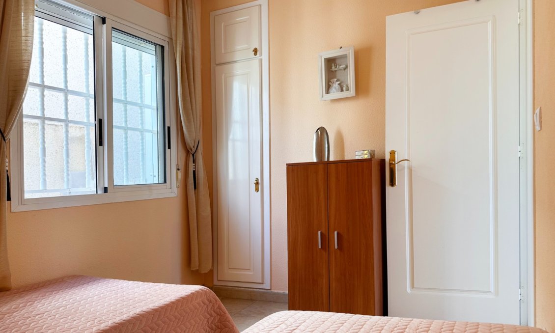 Segunda mano - Bungalow -
Torrevieja - Costa Blanca