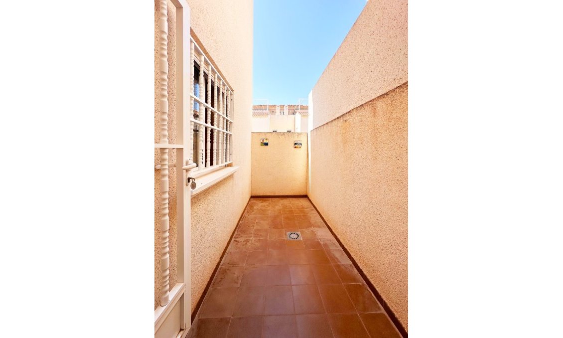 Segunda mano - Bungalow -
Torrevieja - Costa Blanca