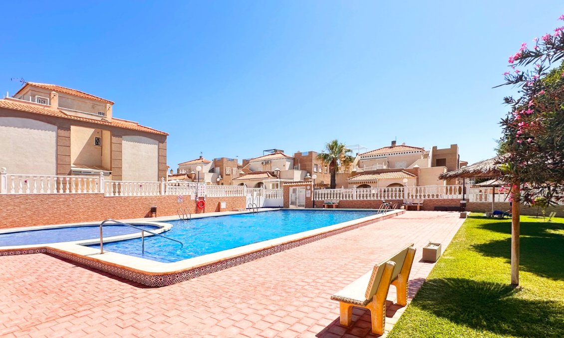 Segunda mano - Bungalow -
Torrevieja - Costa Blanca