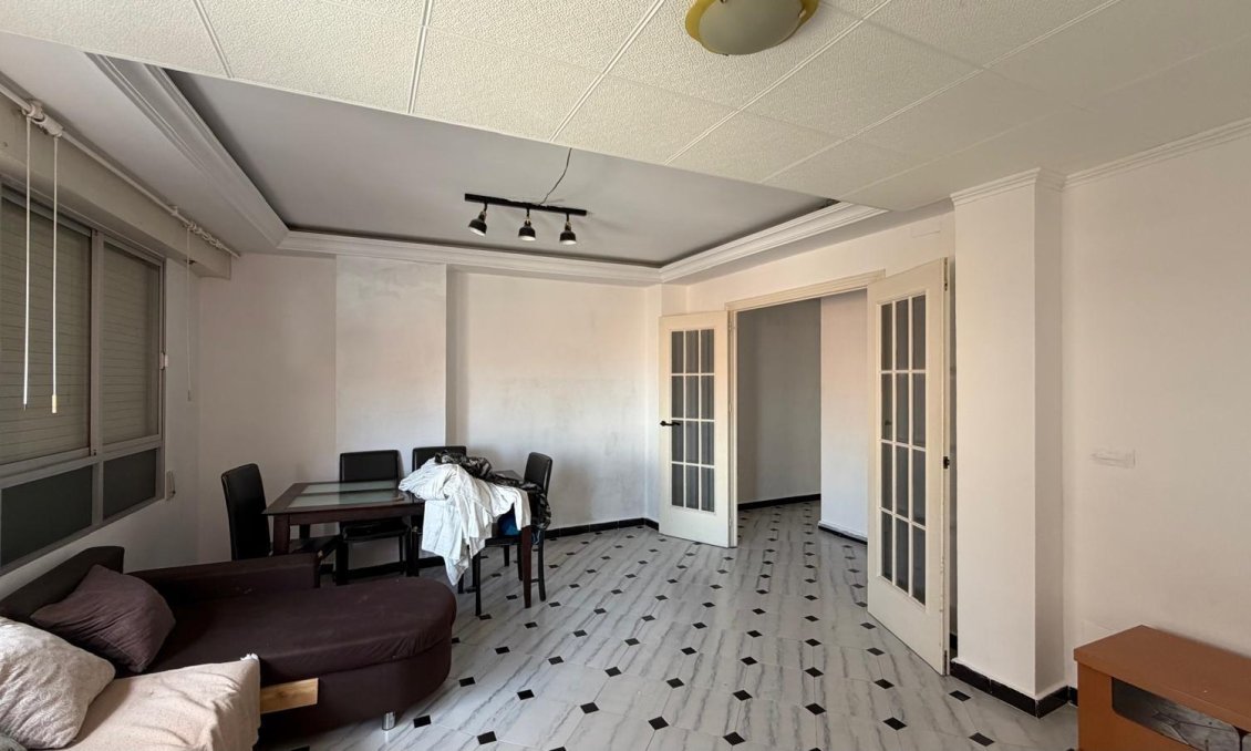 Segunda mano - Apartamento -
Torrevieja - Centro
