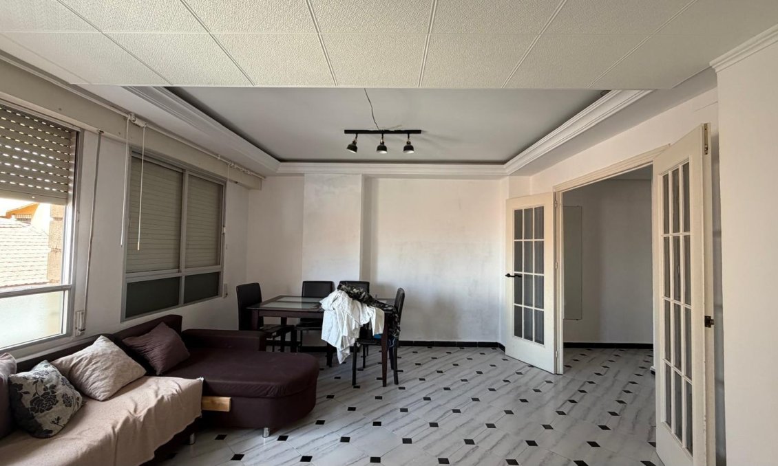 Segunda mano - Apartamento -
Torrevieja - Centro