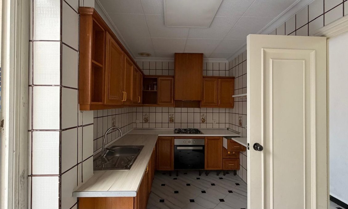 Segunda mano - Apartamento -
Torrevieja - Centro