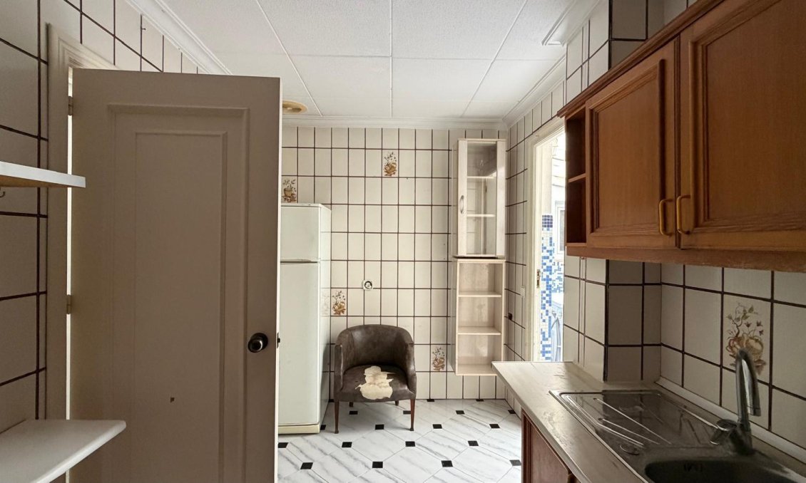 Segunda mano - Apartamento -
Torrevieja - Centro