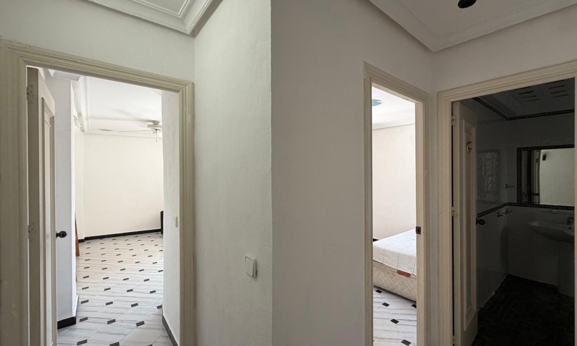 Segunda mano - Apartamento -
Torrevieja - Centro