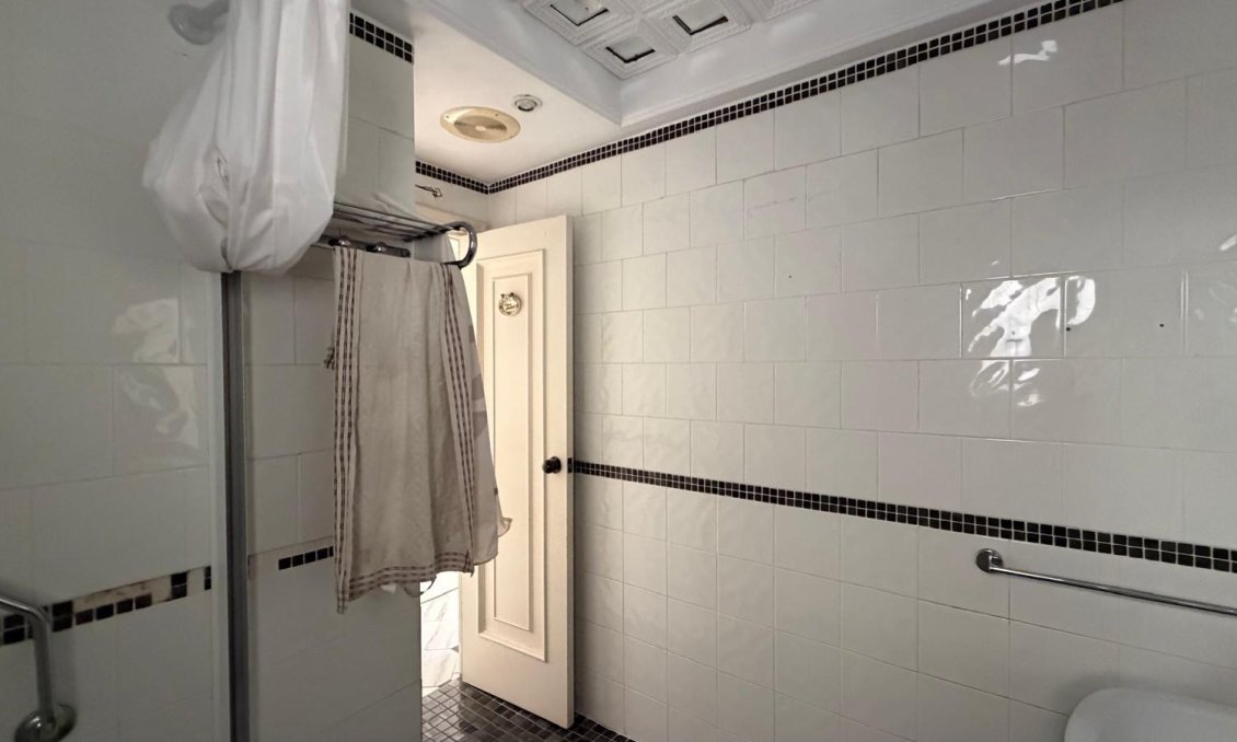 Segunda mano - Apartamento -
Torrevieja - Centro