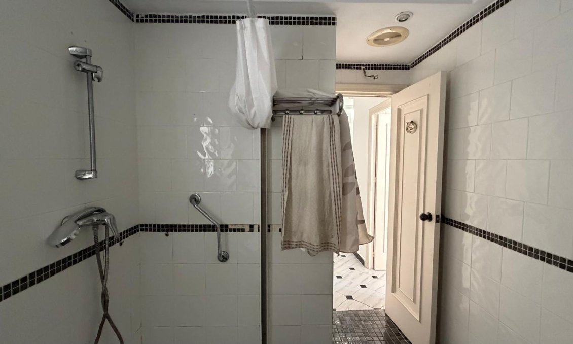 Segunda mano - Apartamento -
Torrevieja - Centro
