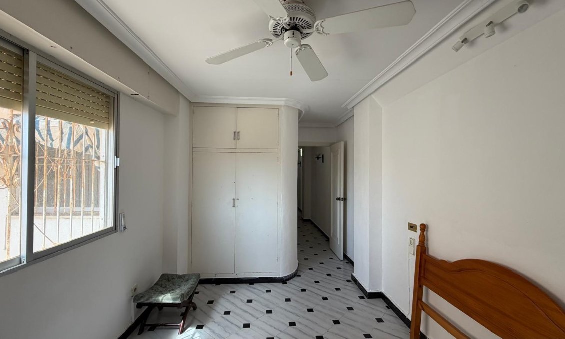 Segunda mano - Apartamento -
Torrevieja - Centro
