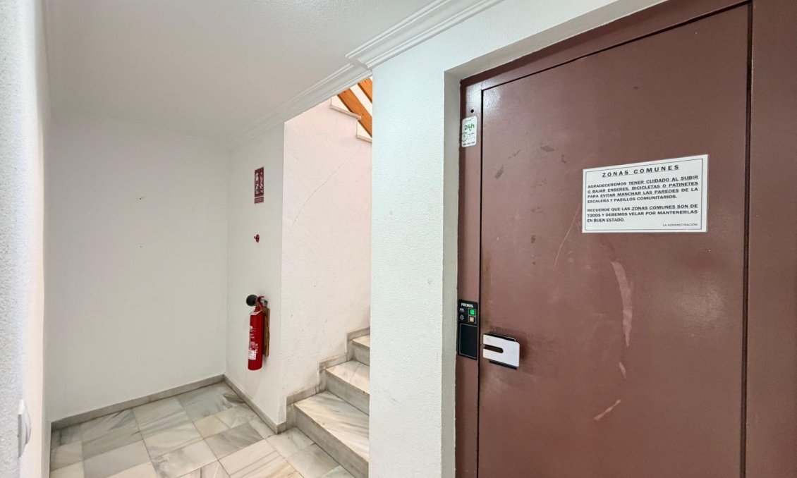 Wiederverkauf - Wohnung -
Torrevieja - Playa del Cura