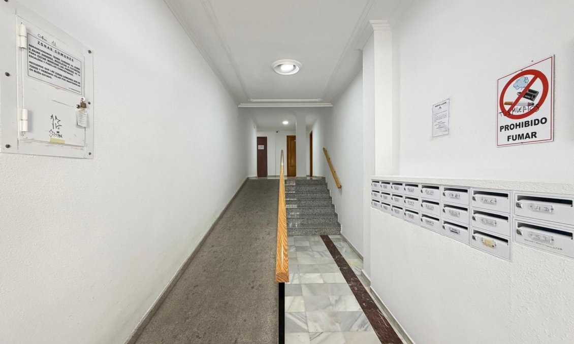 Wiederverkauf - Wohnung -
Torrevieja - Playa del Cura