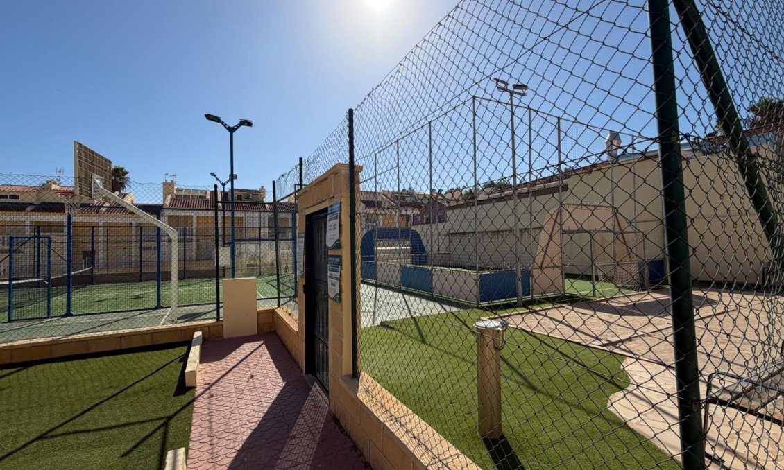 Segunda mano - Apartamento -
Torrevieja - Torreblanca
