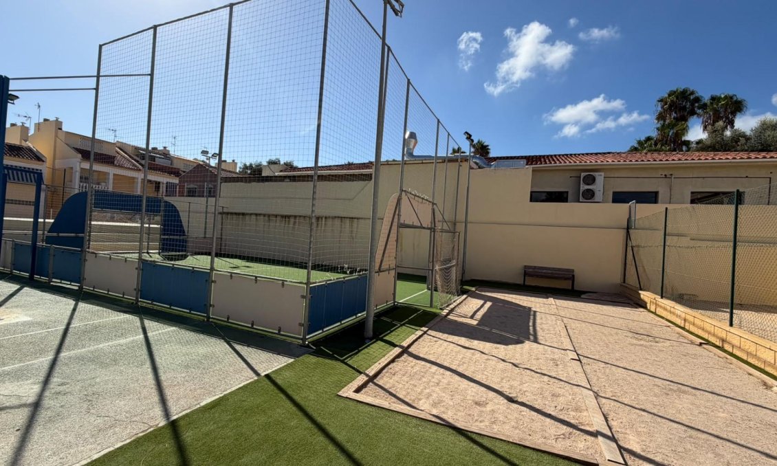 Segunda mano - Apartamento -
Torrevieja - Torreblanca