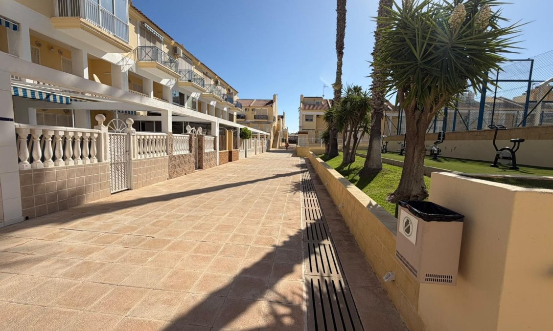 Segunda mano - Apartamento -
Torrevieja - Torreblanca