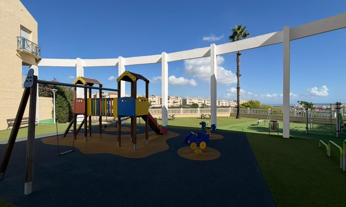 Segunda mano - Apartamento -
Torrevieja - Torreblanca