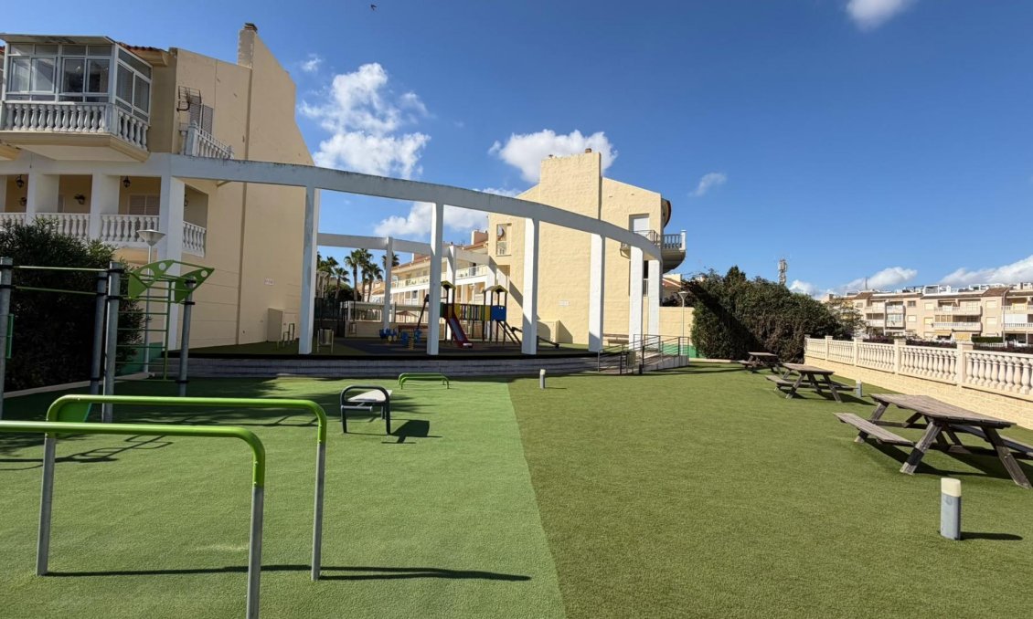 Segunda mano - Apartamento -
Torrevieja - Torreblanca