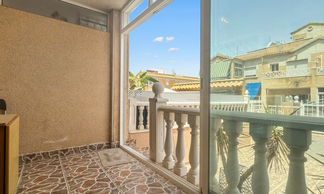 Revânzare - Casă înșiruită -
Torrevieja - Costa Blanca