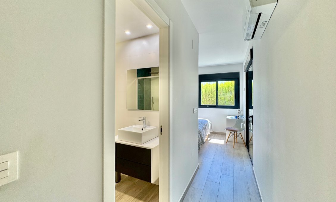 Segunda mano - Apartamento -
San Miguel de Salinas - Inland