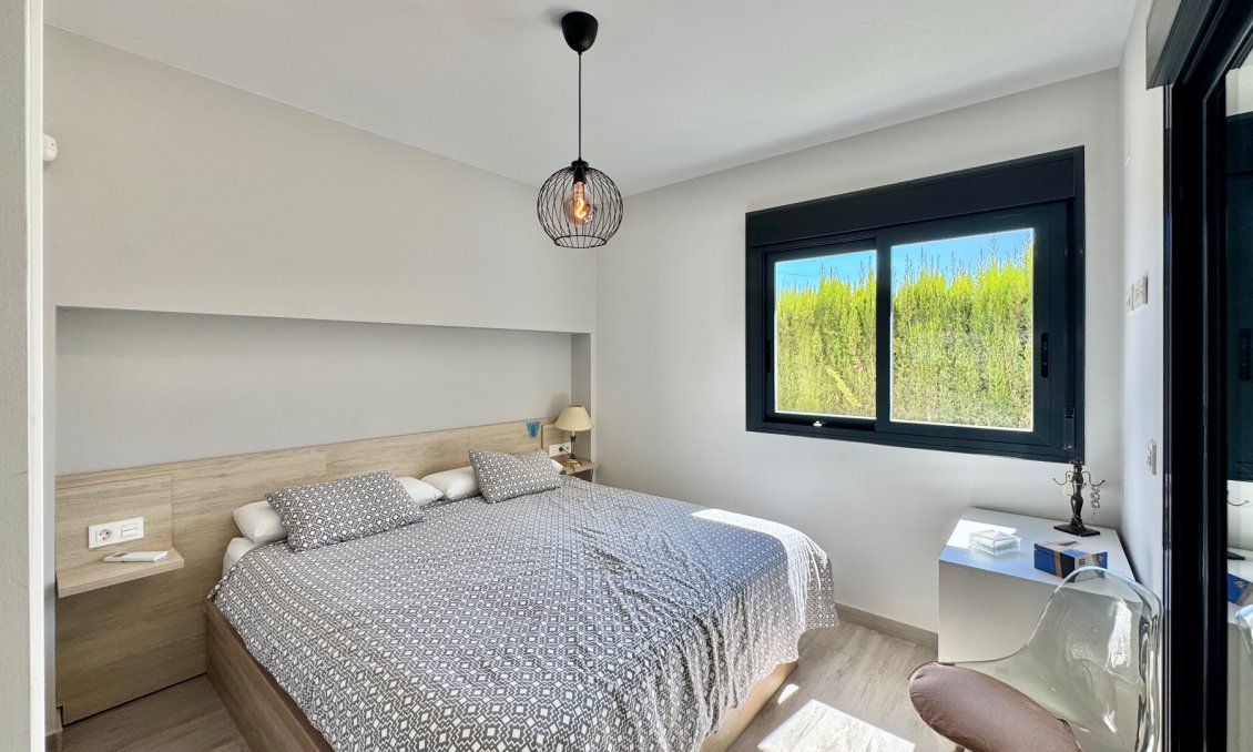 Segunda mano - Apartamento -
San Miguel de Salinas - Inland
