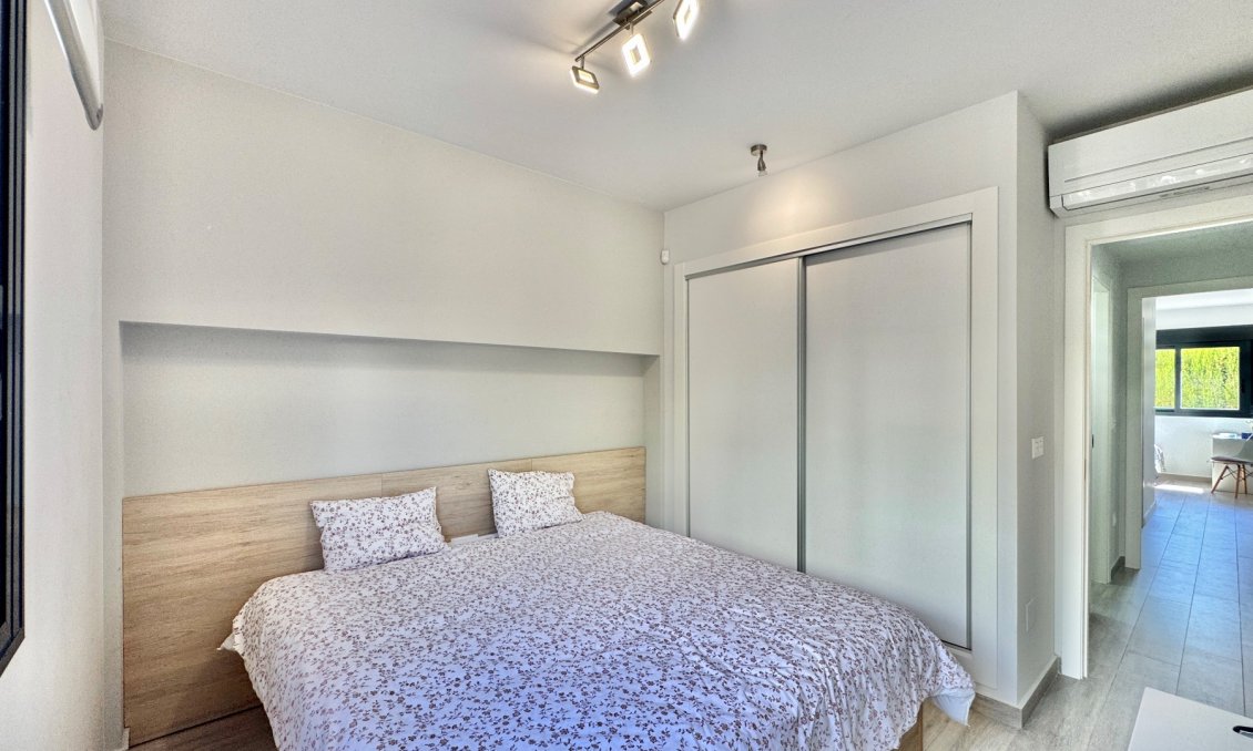 Segunda mano - Apartamento -
San Miguel de Salinas - Inland