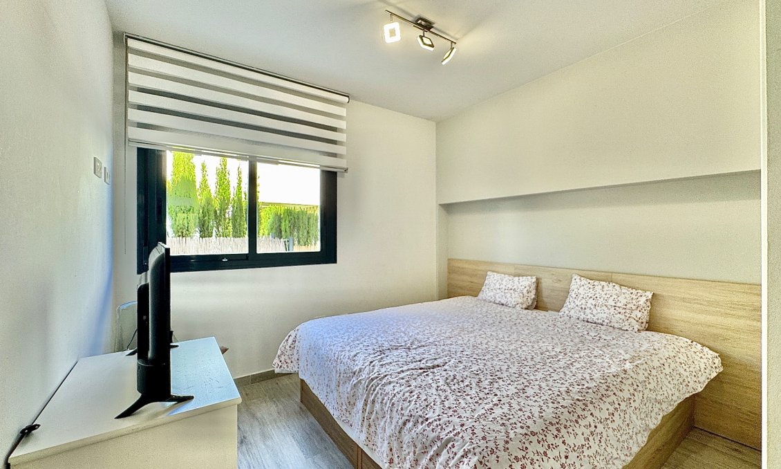 Segunda mano - Apartamento -
San Miguel de Salinas - Inland