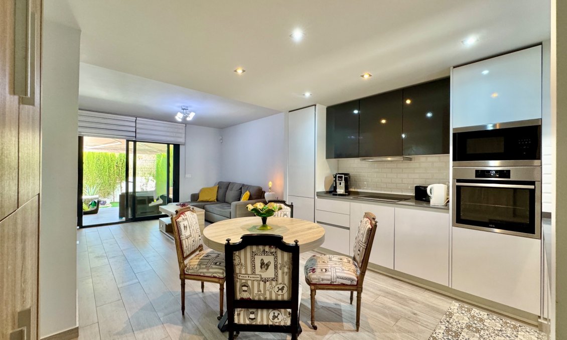 Segunda mano - Apartamento -
San Miguel de Salinas - Inland
