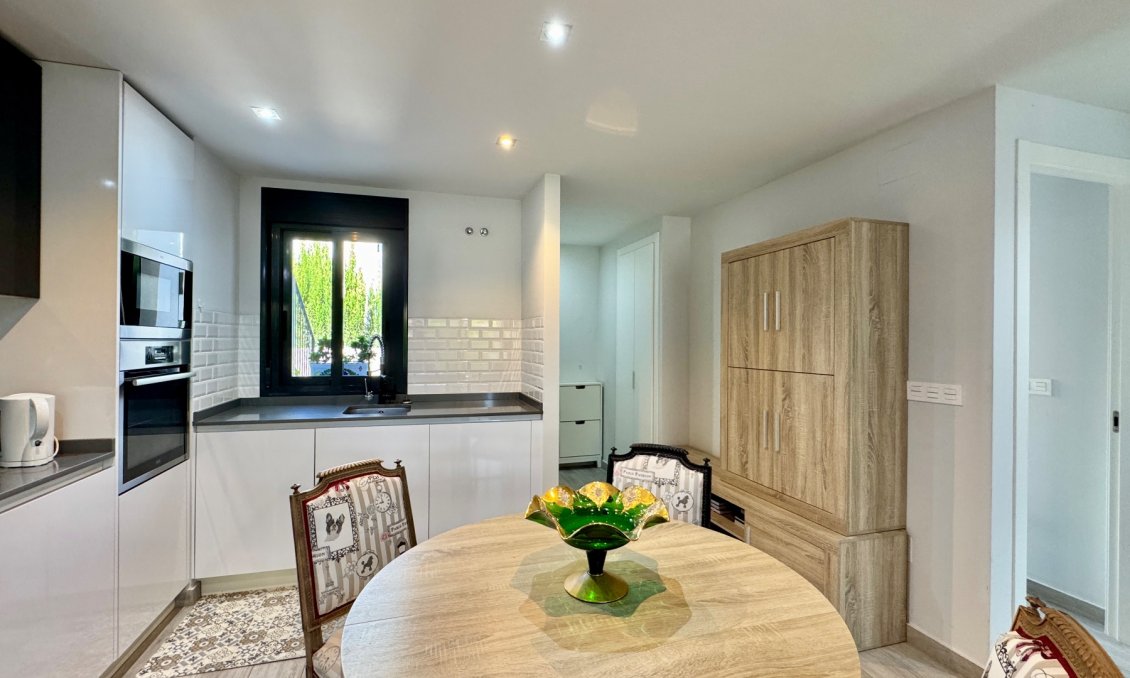 Segunda mano - Apartamento -
San Miguel de Salinas - Inland