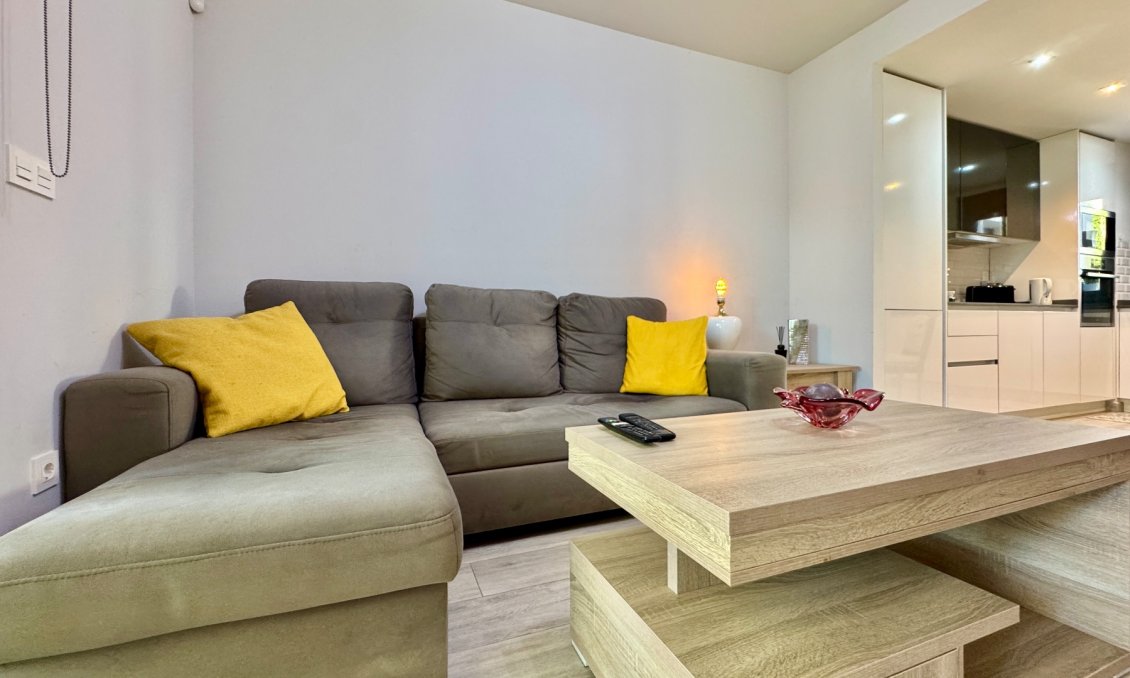 Segunda mano - Apartamento -
San Miguel de Salinas - Inland