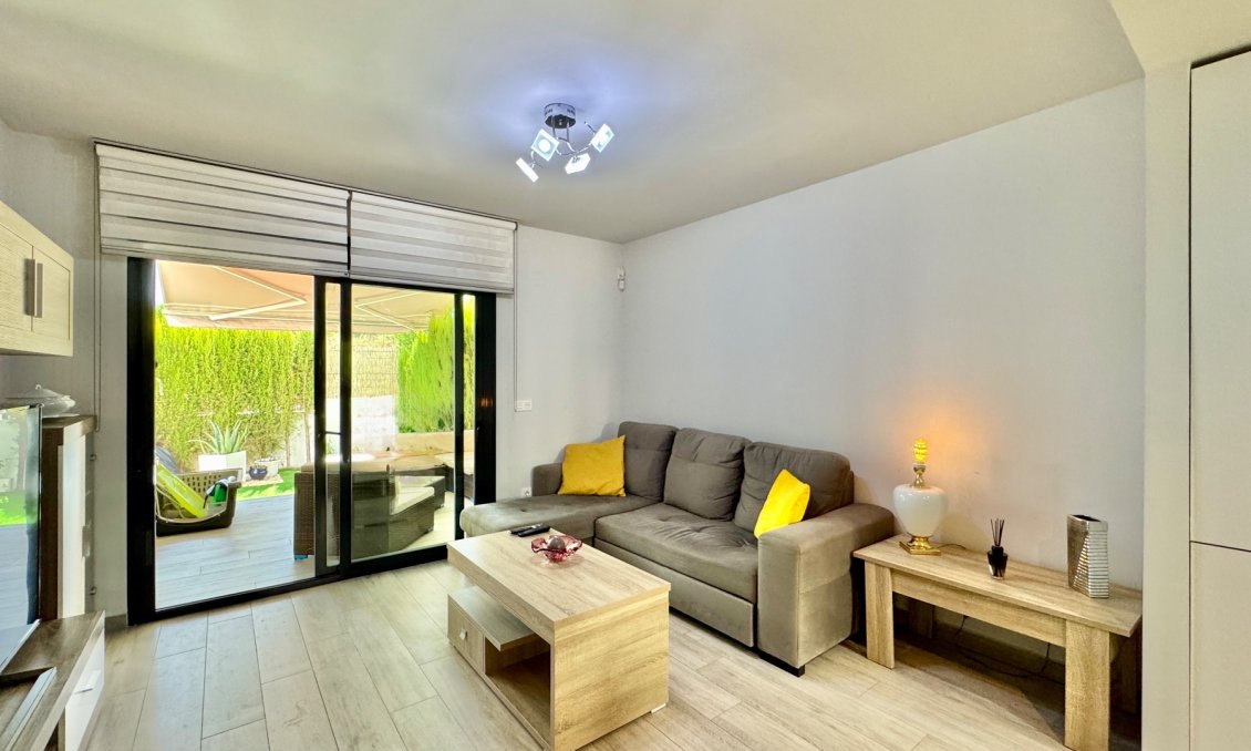 Segunda mano - Apartamento -
San Miguel de Salinas - Inland