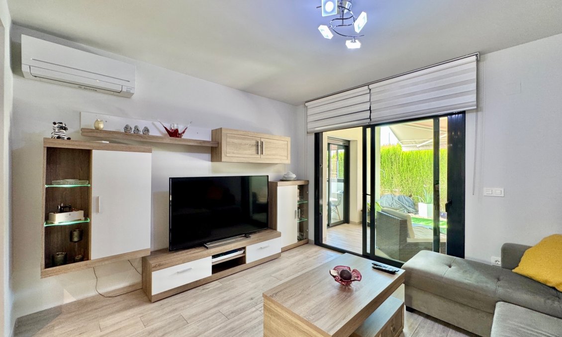 Segunda mano - Apartamento -
San Miguel de Salinas - Inland