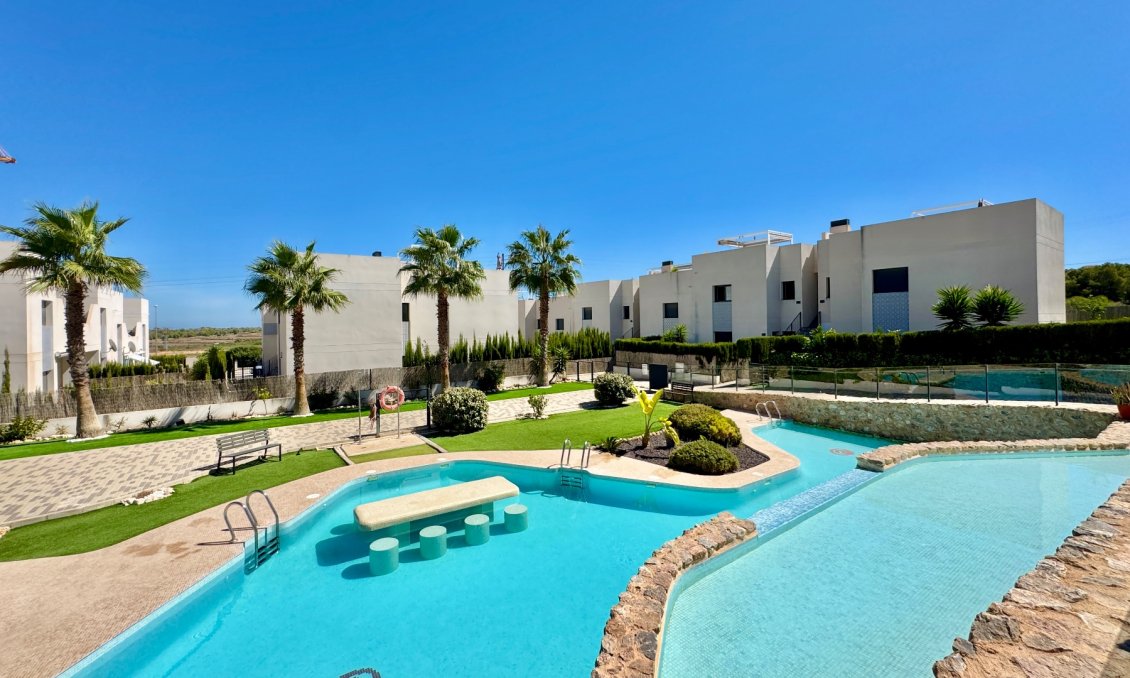 Segunda mano - Apartamento -
San Miguel de Salinas - Inland