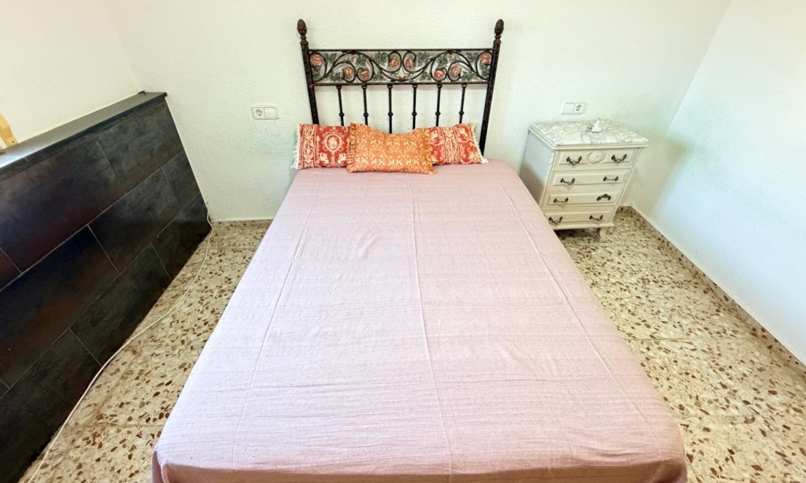 Segunda mano - Villa -
Crevillent - Inland