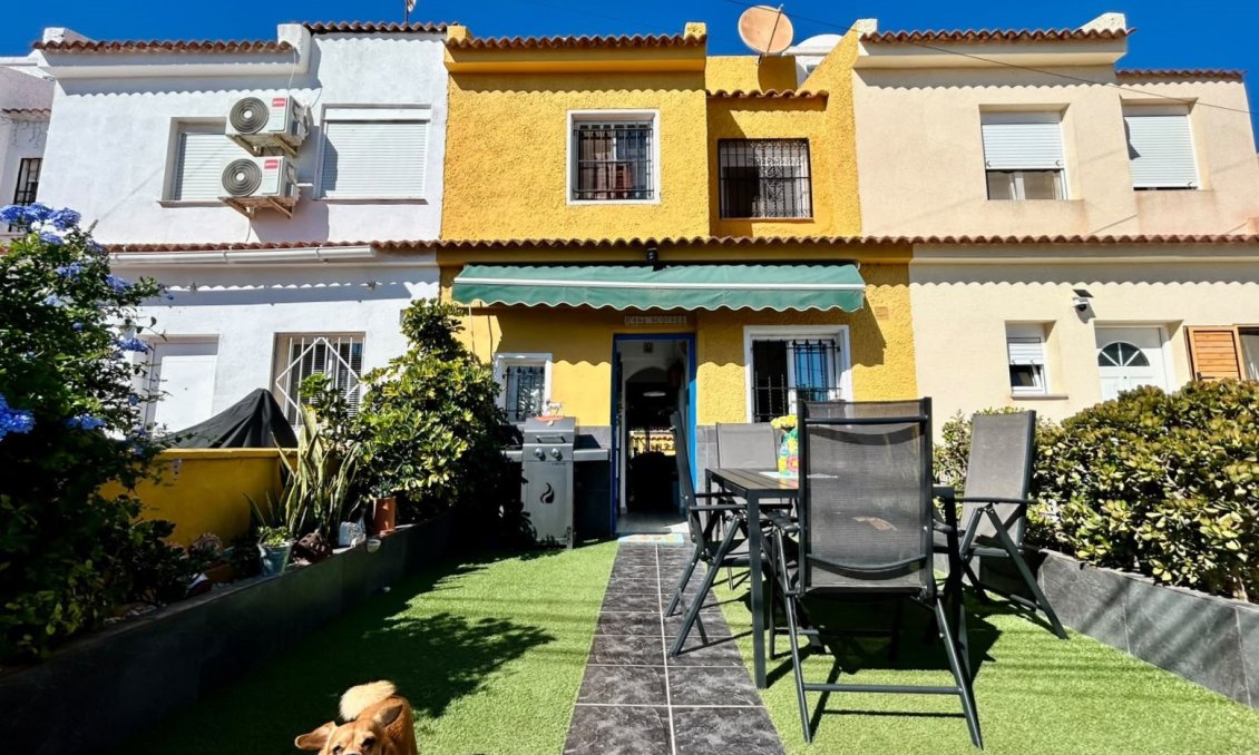 Revânzare - Casă înșiruită -
Torrevieja - Costa Blanca