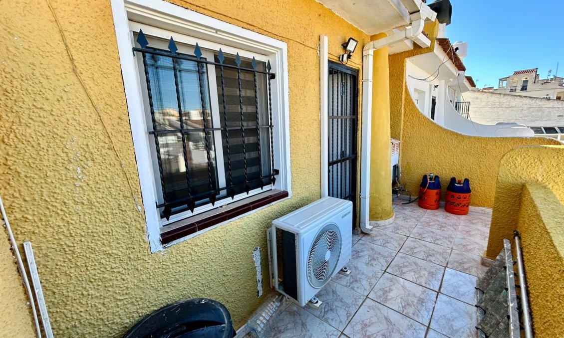Revânzare - Casă înșiruită -
Torrevieja - Costa Blanca