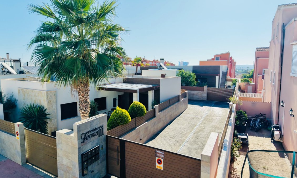 Segunda mano - Adosado -
Los Montesinos - Costa Blanca