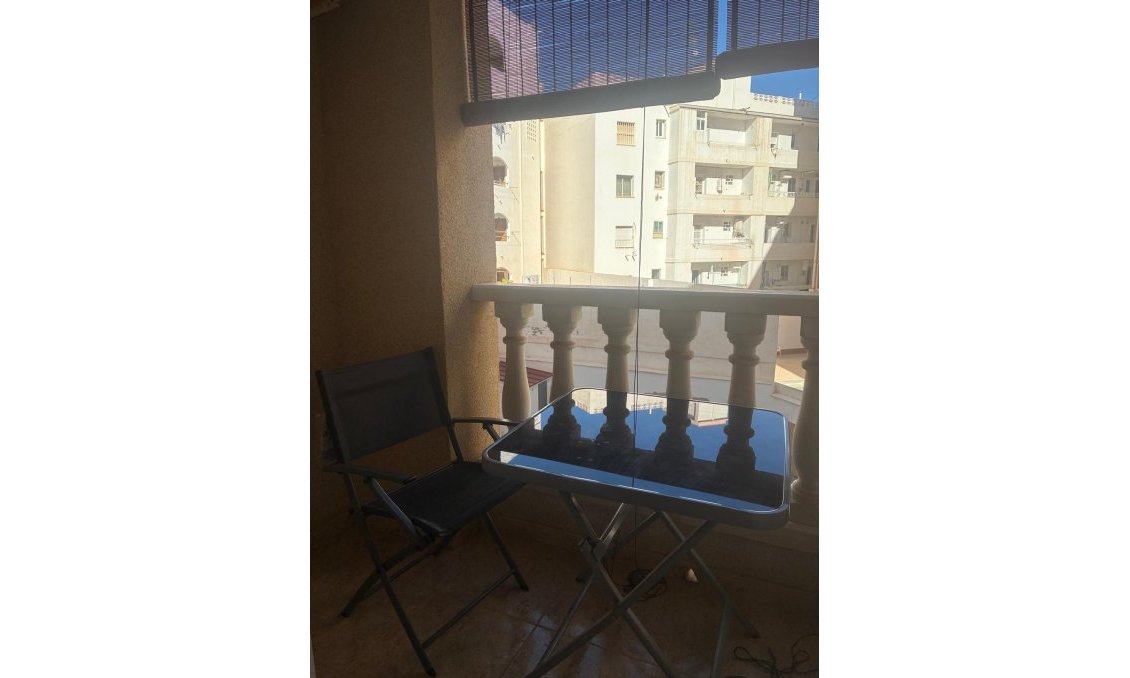 Segunda mano - Apartamento -
Torrevieja - Playa de los Locos