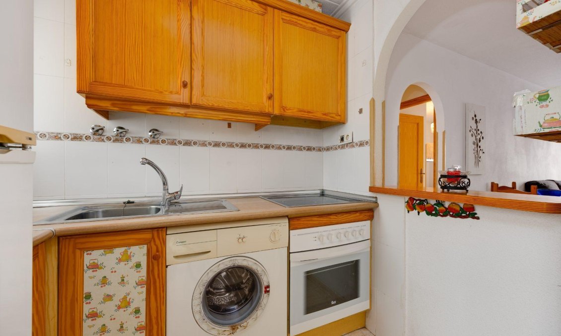 Segunda mano - Apartamento -
Torrevieja - Estacion De Autobuses