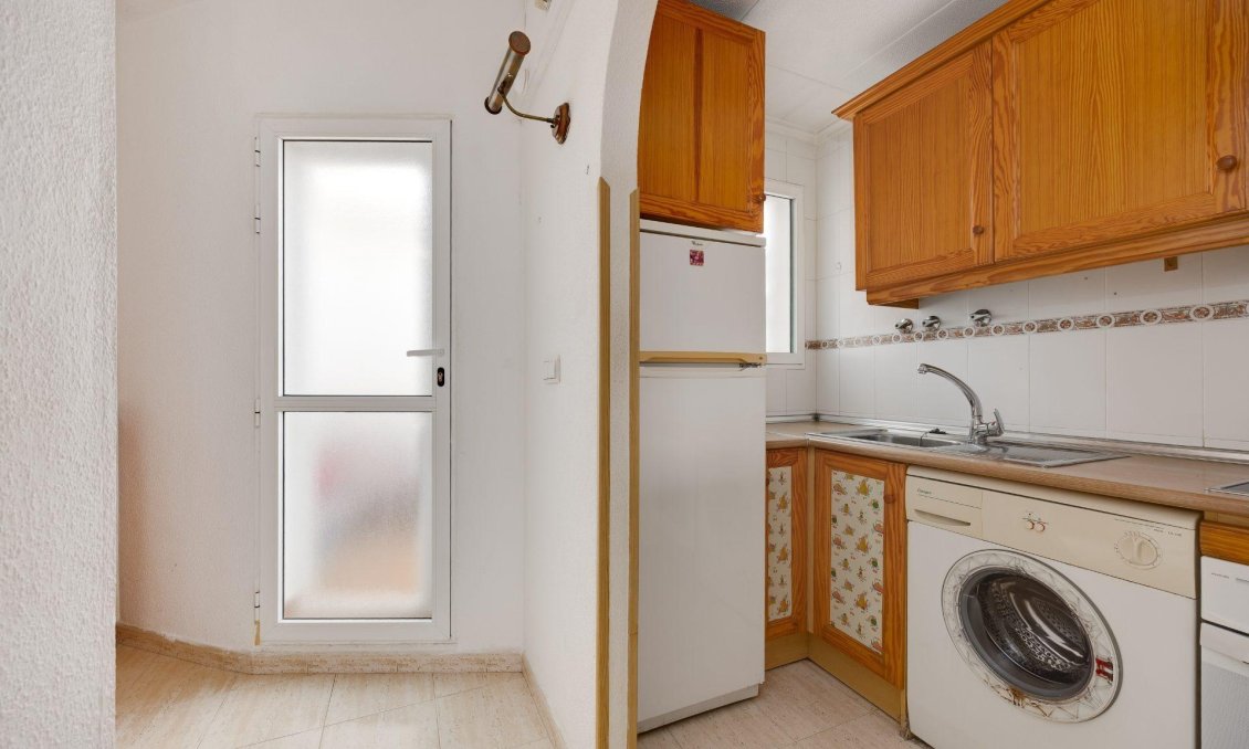 Segunda mano - Apartamento -
Torrevieja - Estacion De Autobuses