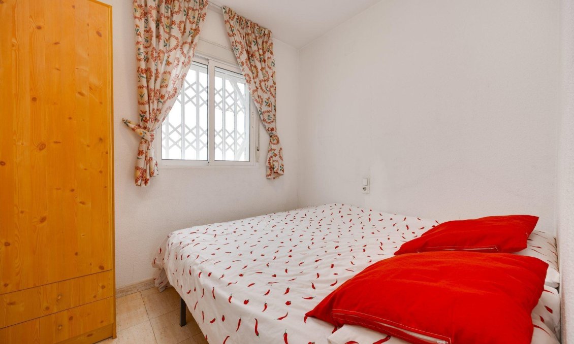 Segunda mano - Apartamento -
Torrevieja - Estacion De Autobuses