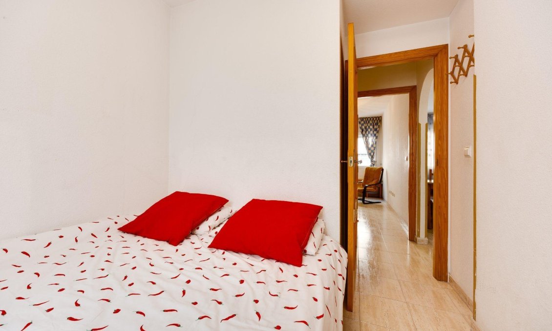 Segunda mano - Apartamento -
Torrevieja - Estacion De Autobuses