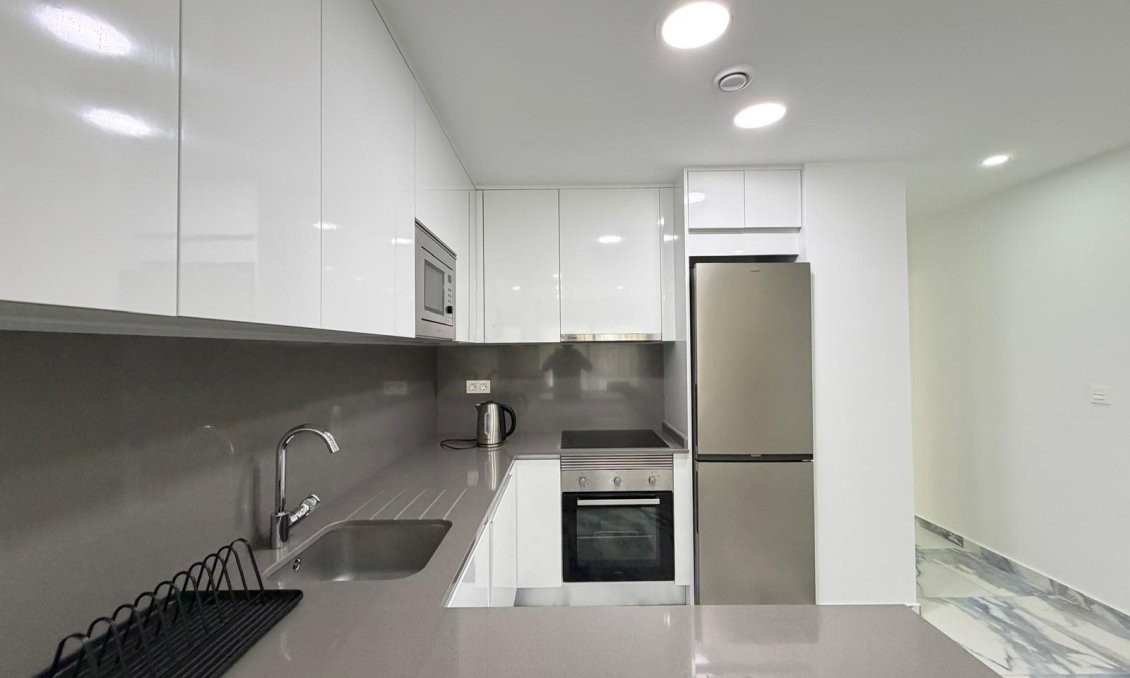 Segunda mano - Apartamento -
Torrevieja - Estacion De Autobuses